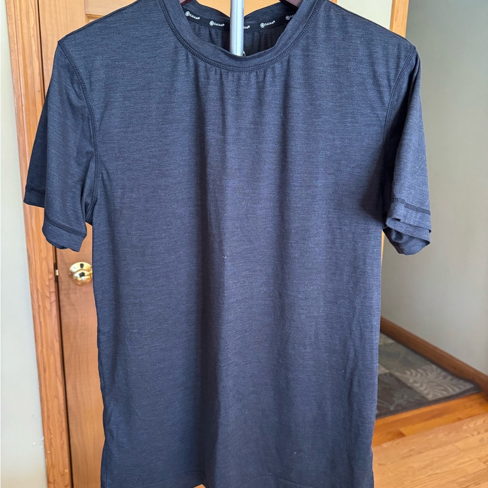 Gaiam Men's Black T-Shirt
